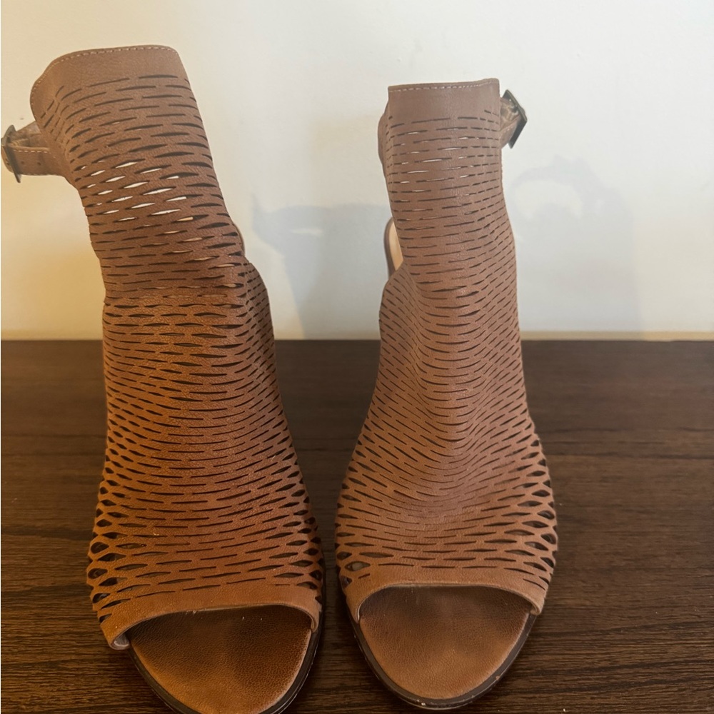 Vince Camuto Tan Peep-Toe Heels
